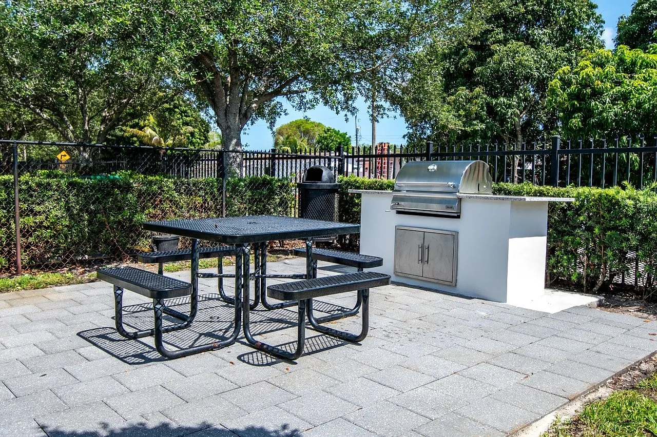 Legacy at Davie — Photo 3
