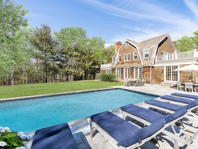 21 Dering Ln — Photo 1