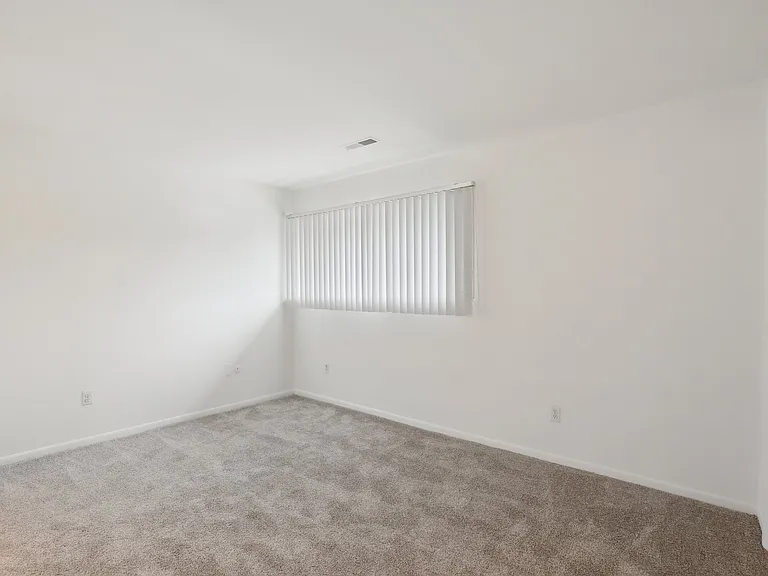 Kimberly Club Apartments — Photo 73