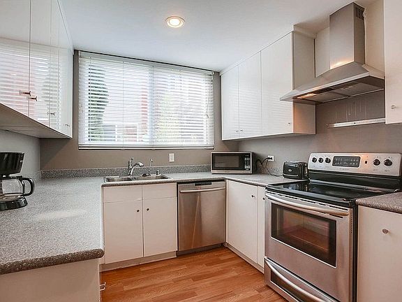 3rd image of 7602 1/2 Eads Ave #1