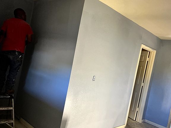 4th image of 100 Lulu Ln.