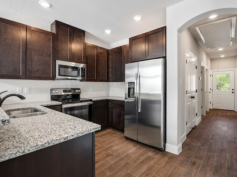 446 Weatherby Dr #B — Photo 8