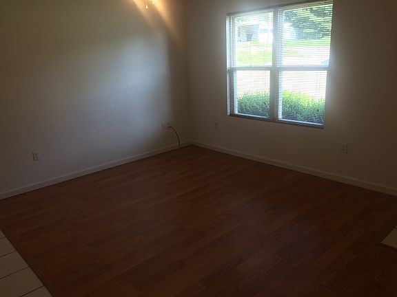5th image of 901 W Illinois Ave #B