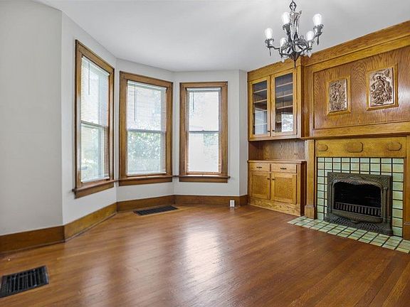 4th image of 97 E Oakland Ave #2
