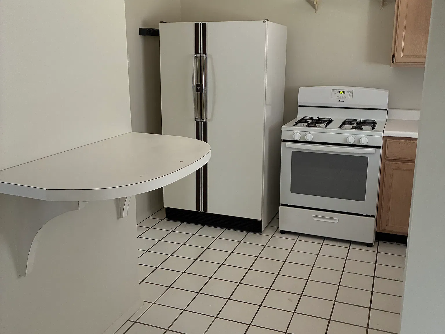 3 bed, 1.5 bath, 1318 sqft, $1,740 — Photo 2