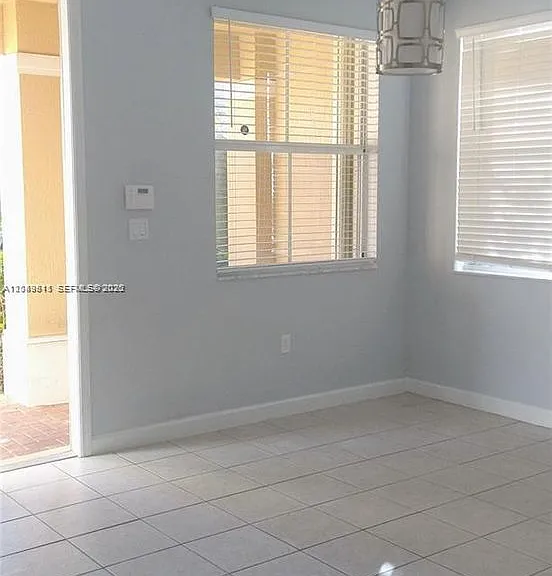 4163 NE 11th St #0 — Photo 13