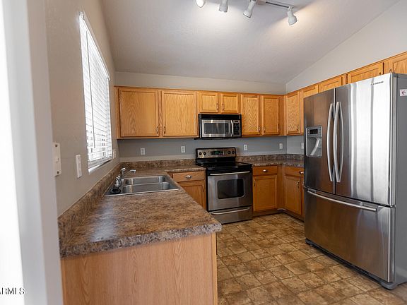 5th image of 2532 W WRANGLER Way