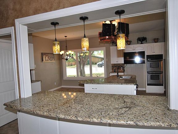 4th image of 1608 Sandalwood Ln