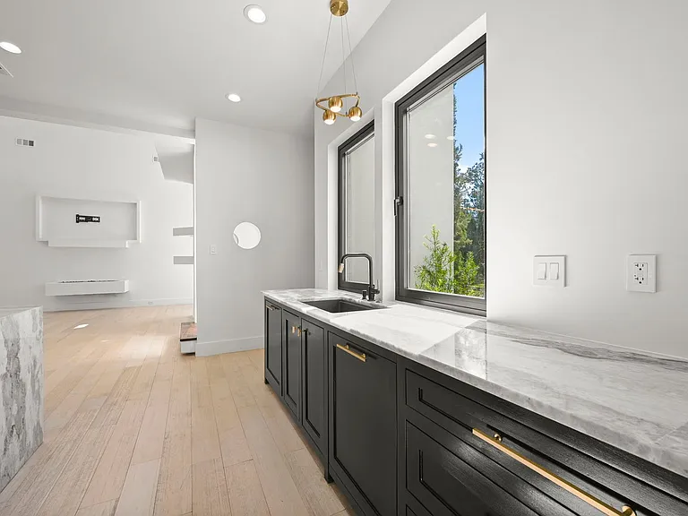 9825 Fawn View Dr — Photo 6