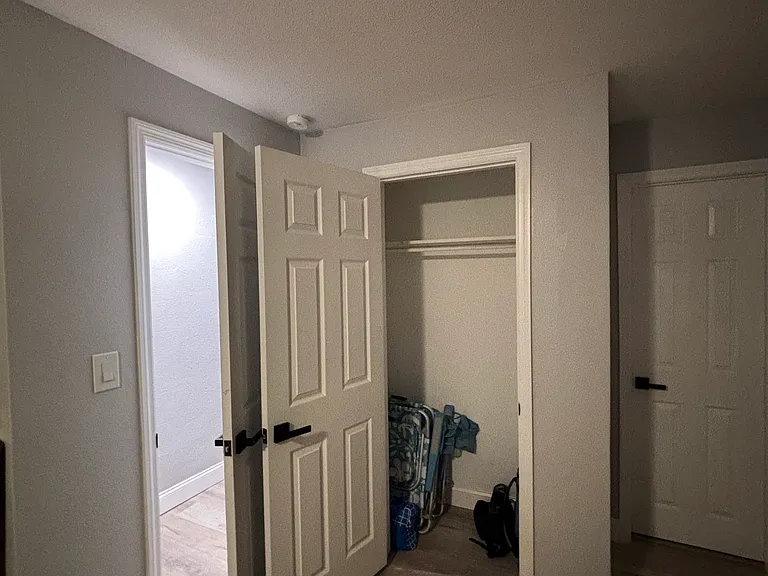 2517 Hathaway Dr — Photo 6