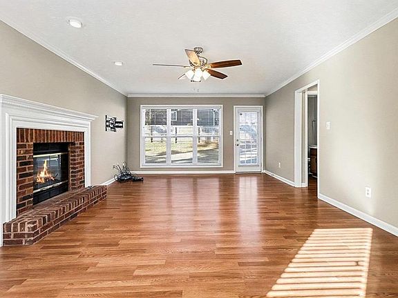 3rd image of 200 Weatherly Dr