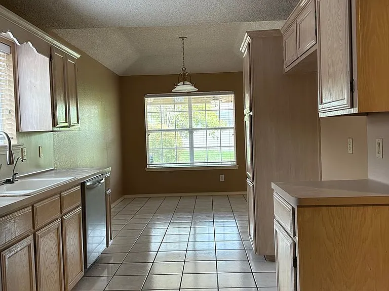 3601 Warbler Ave — Photo 5