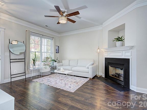4th image of 16619 Spruell St