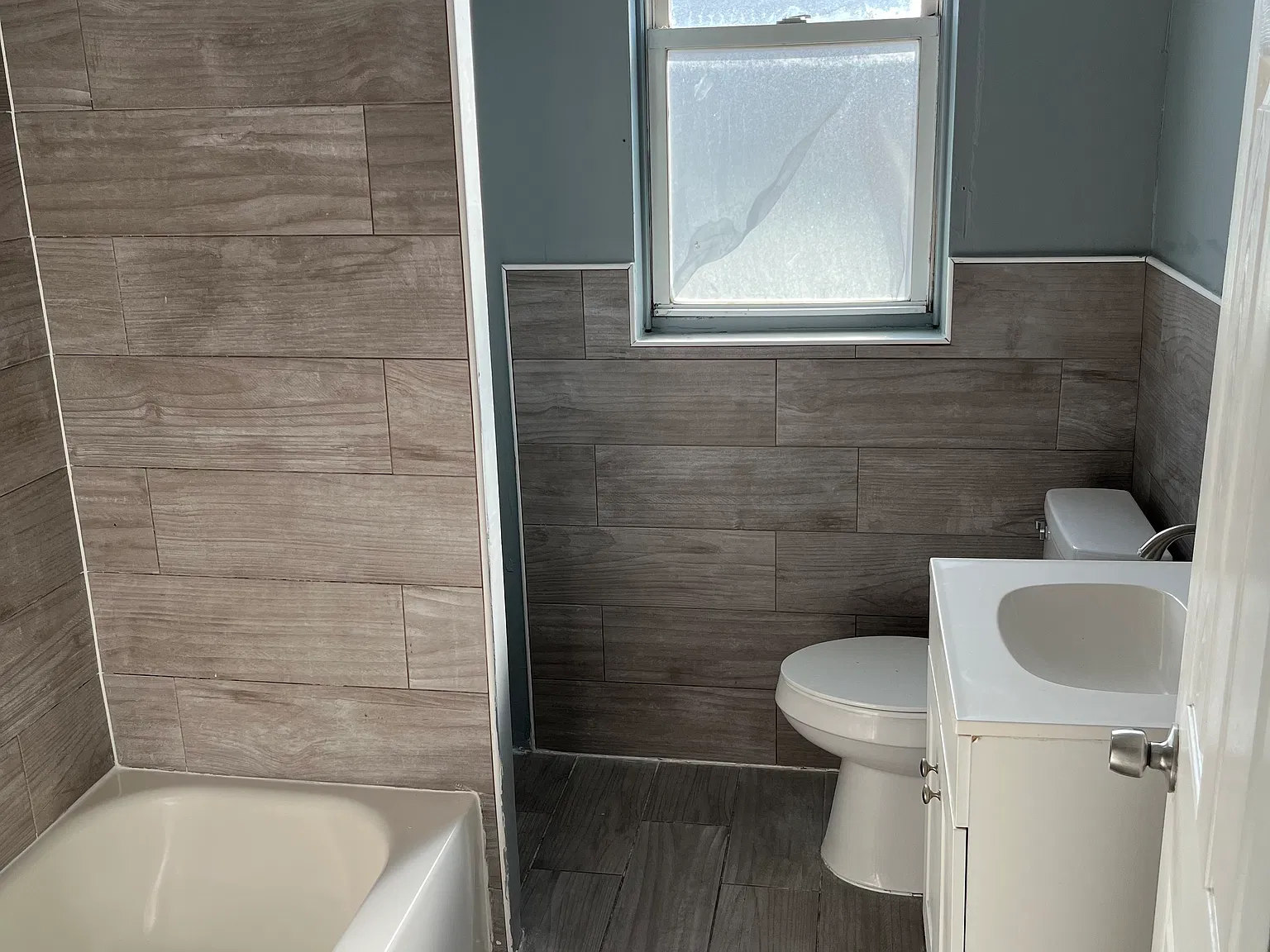 2 bed, 896 sqft, $1,100 — Photo 3