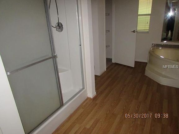 3rd image of 10709 Magnolia Dr