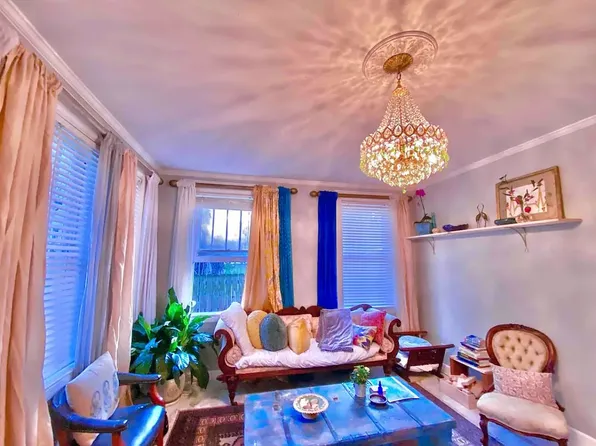 17 E 37th St, Savannah, GA 31401