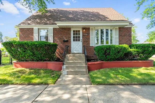 17558 Walter St photo 1