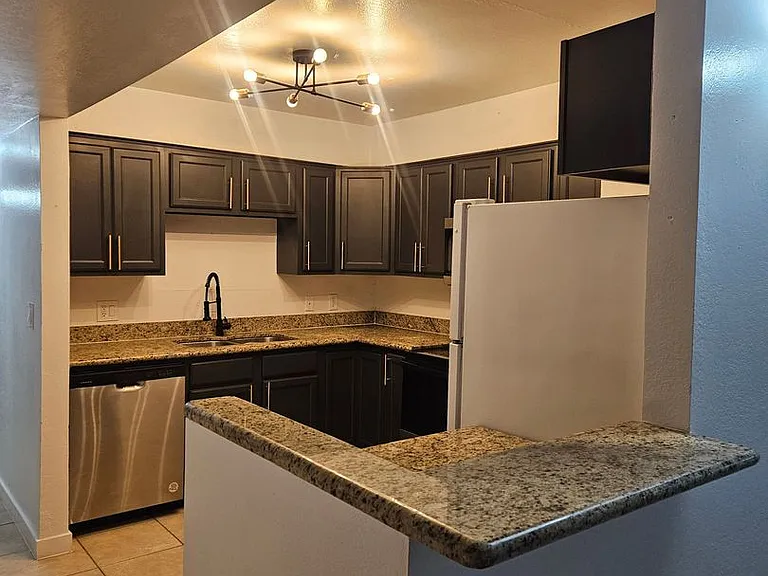 Mountain View Condos — Photo 78
