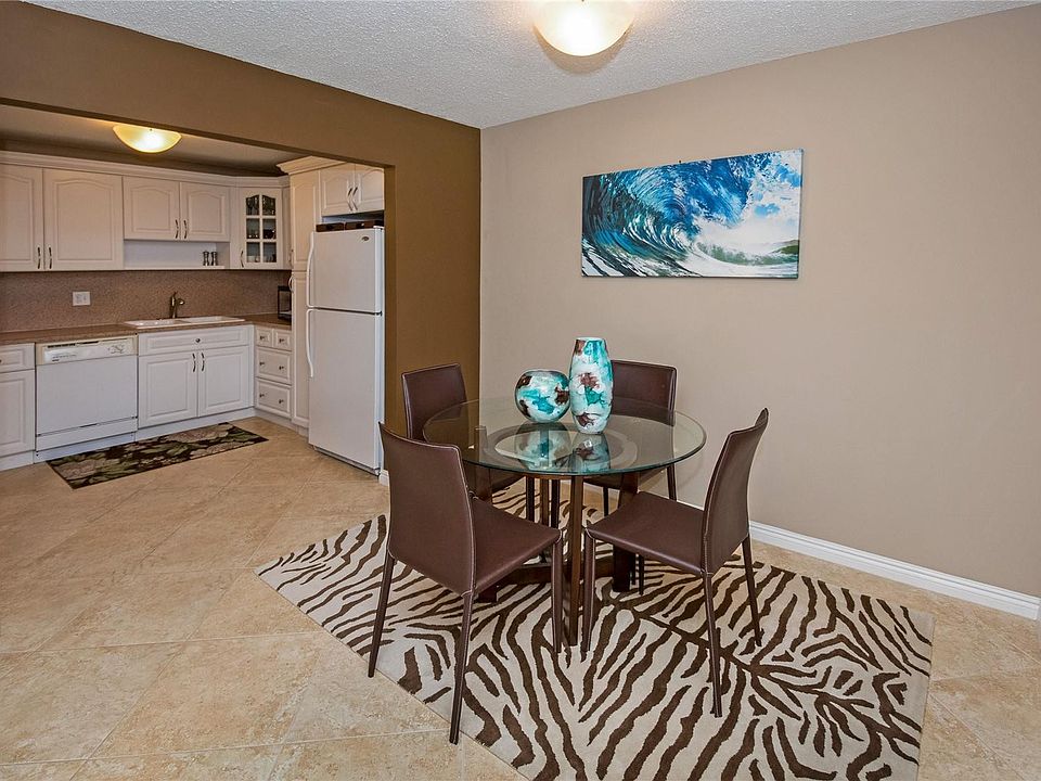 1st image of 1811 E Jefferson Street #810
