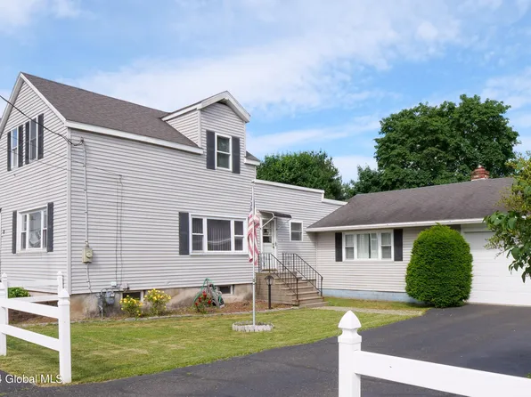 30 2nd Avenue, Waterford, NY 12188