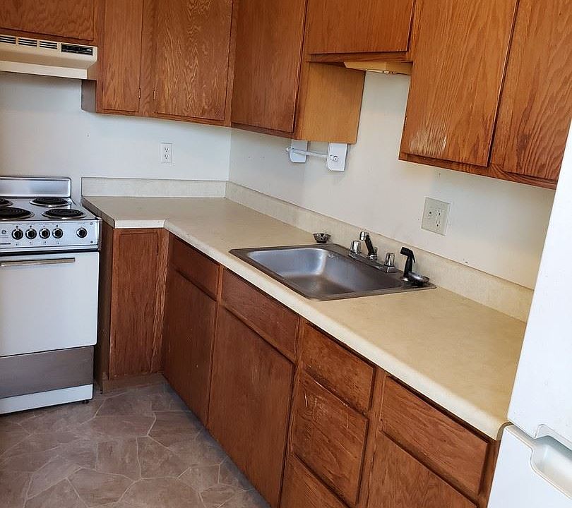 2nd image of 1016 5th Ave APT 301