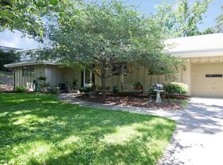 10095 Oak Shore Dr, Lakeville, MN 55044