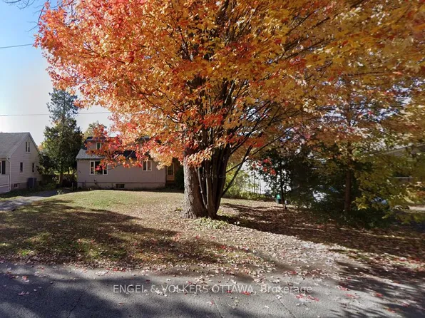 72 Scrivens St, Ottawa, ON K2B 6H1