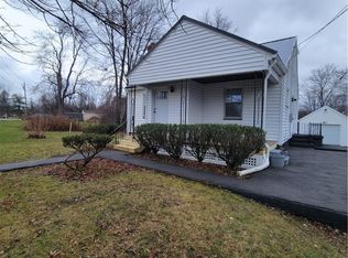 41 Summer Sky Dr, Rochester, NY 14623