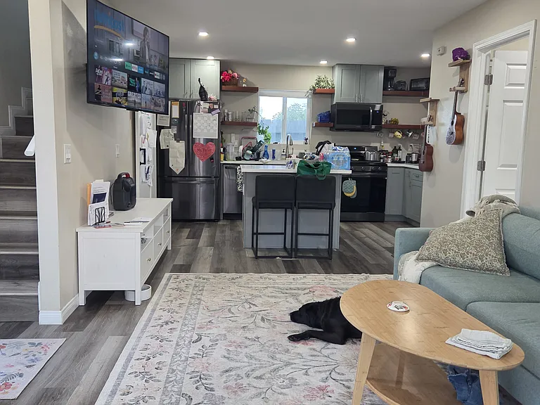 4676 Doliva Dr — Photo 13