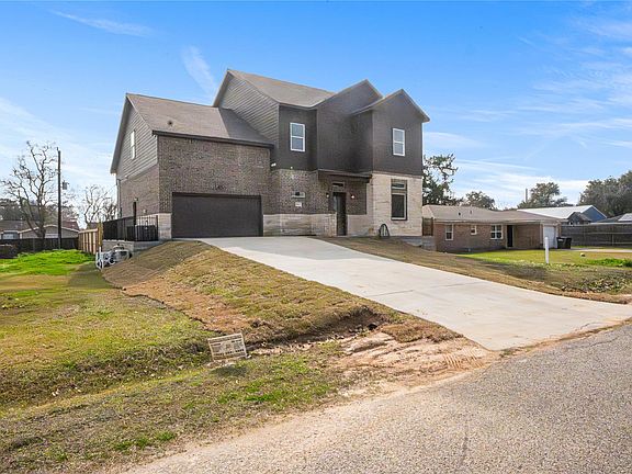 2nd image of 6413 N Ridgecrest Dr