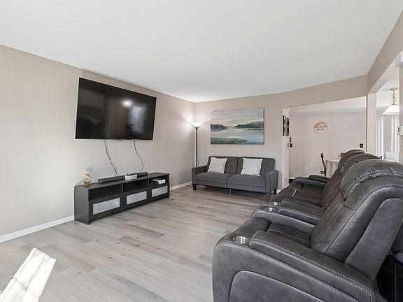 2nd image of 728 Four Seasons Blvd