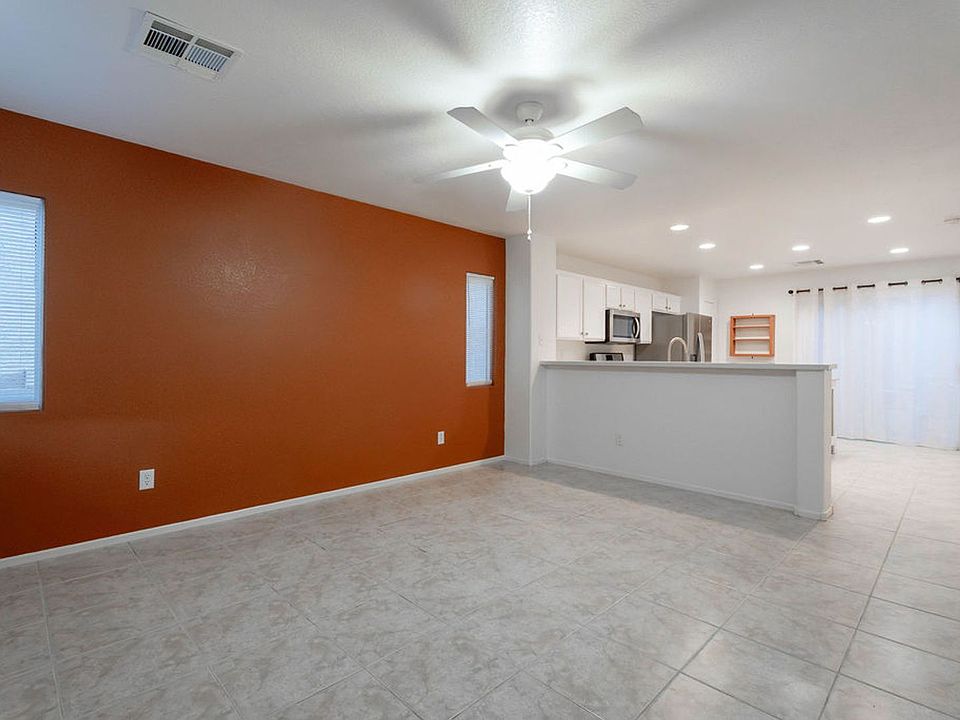 1st image of 10380 Commanche Moon Ave