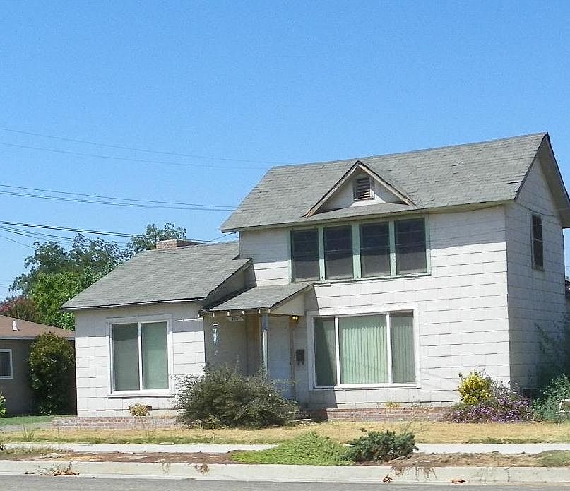2nd image of 2219 11th St