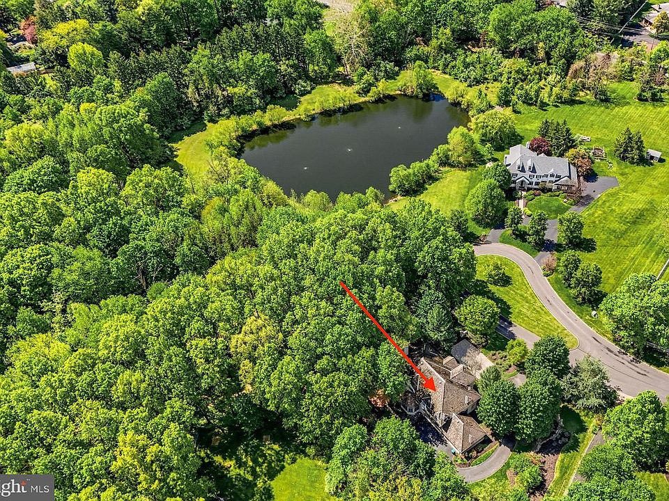 1st image of 7 Mercer Gate Dr
