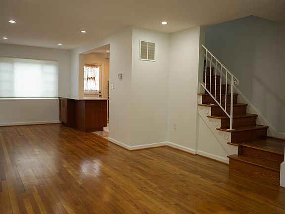 3rd image of 1729 N Cliff St