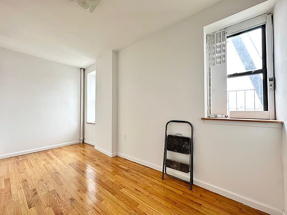 5th image of 104 2nd Ave APT 23