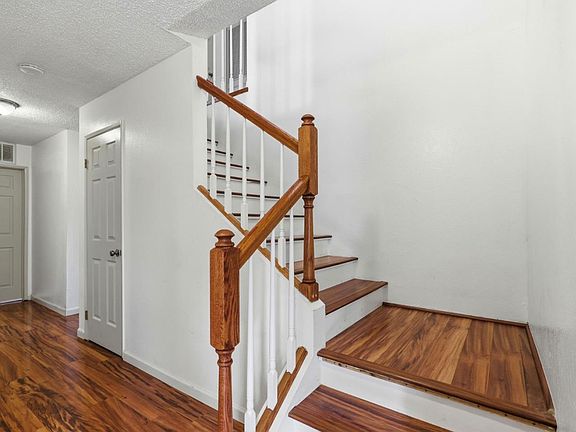 3rd image of 7185 Orchard Dr
