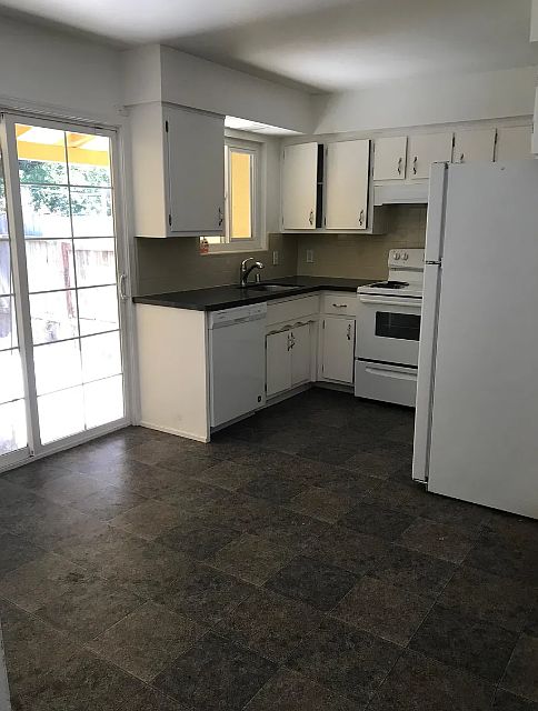 1st image of 1420 Topaz Way #B