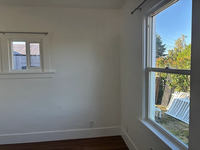 1725 S 35th St — Photo 11