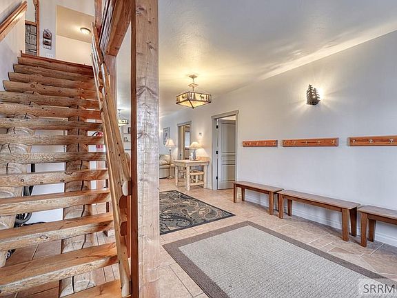 4th image of 4121 Quakie Ln
