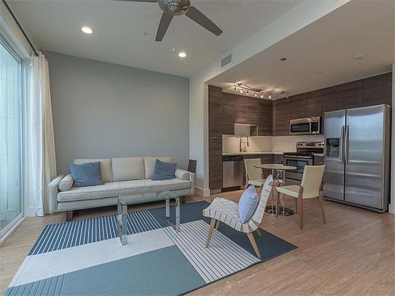 3rd image of 604 N Bluff Dr Unit 256