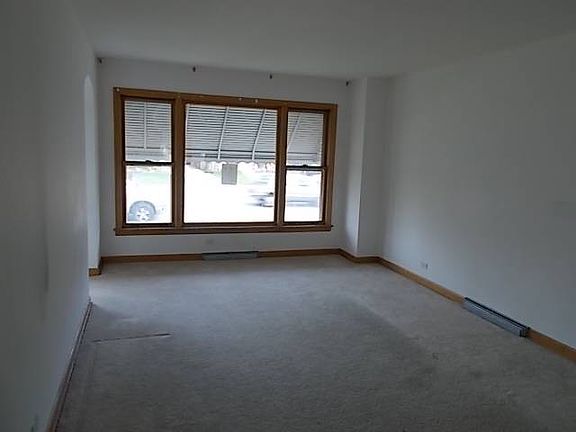 4th image of 4912 N Nagle Ave