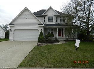 124 Falcon St, Elyria, OH 44035