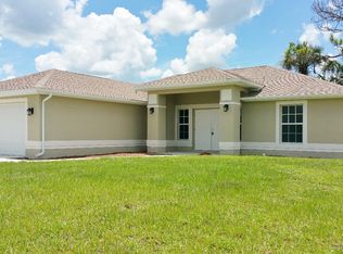 1091 W Leader Ct, Labelle, FL 33935