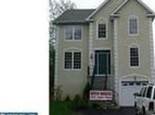 651 Edison Ave, Philadelphia, PA 19116