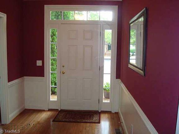 3rd image of 11F Park Village Ln