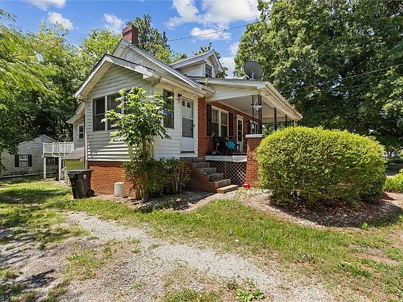 2nd image of 112 Peace St