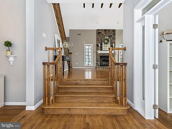 5th image of 11008 Palmwood Cir
