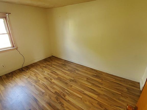 5th image of 908 Grant Ave