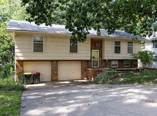 5822 NW Aspen Ln, Kansas City, MO 64152